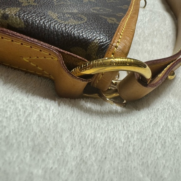 Authentic Delightful MM - Picture 4 of 12